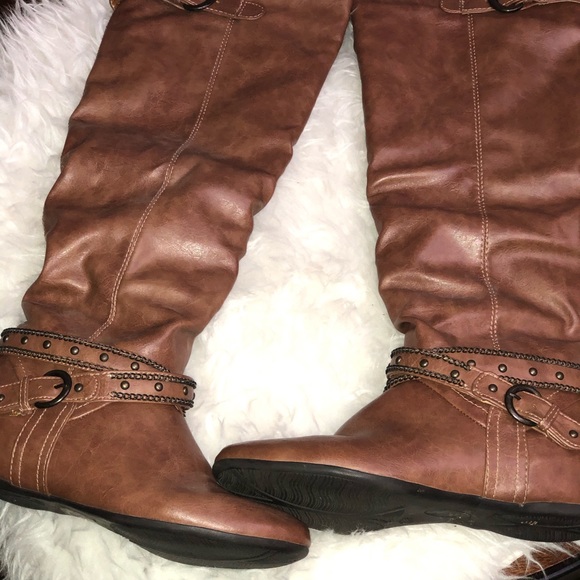 Boots - Picture 8 of 8